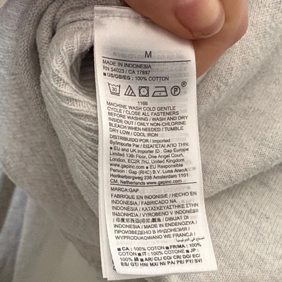 GAP Cardigan - Picture 4 of 4